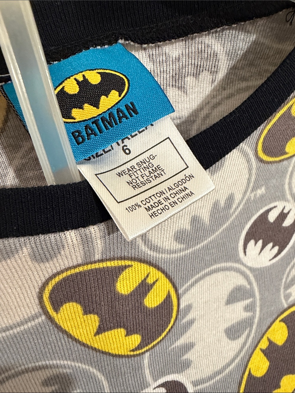 Boys BATMAN 2 Piece Pajama Set Size 6 NEW! LS Top & Bottom - Picture 6 of 7